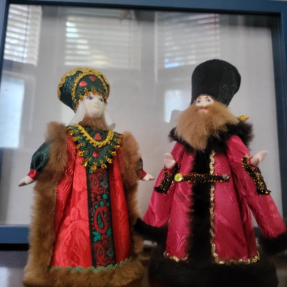 Traditional Russian Cone Doll Set. - Picture 5 of 6